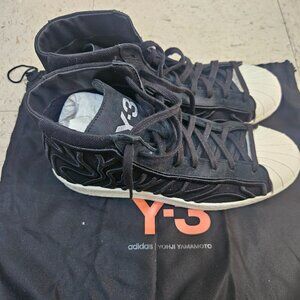 Y-3 by Yohji Yamamoto high top black sneakers/Size US 7